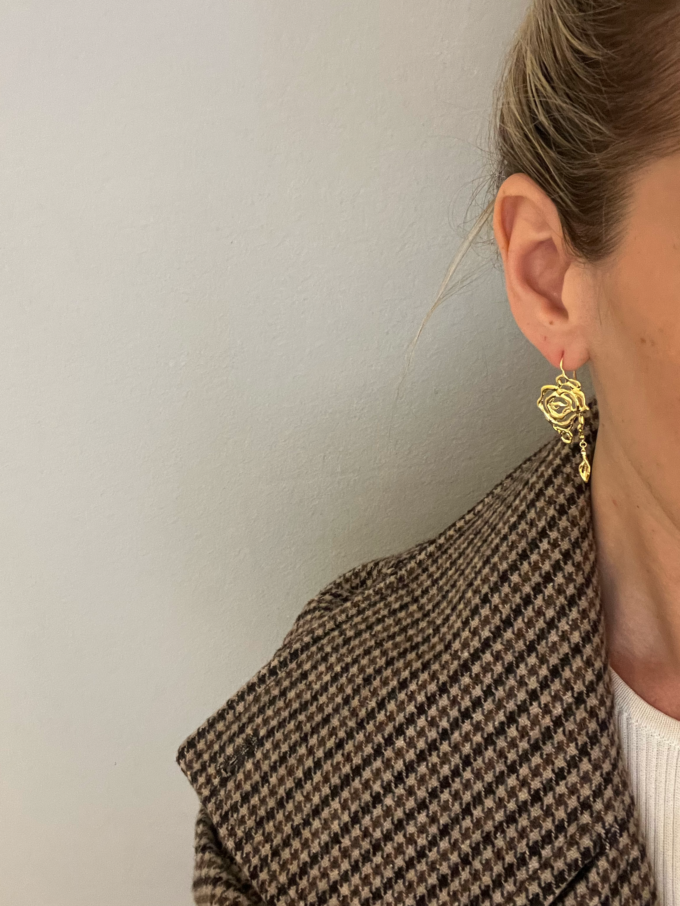 Rose Earring with leaf drop