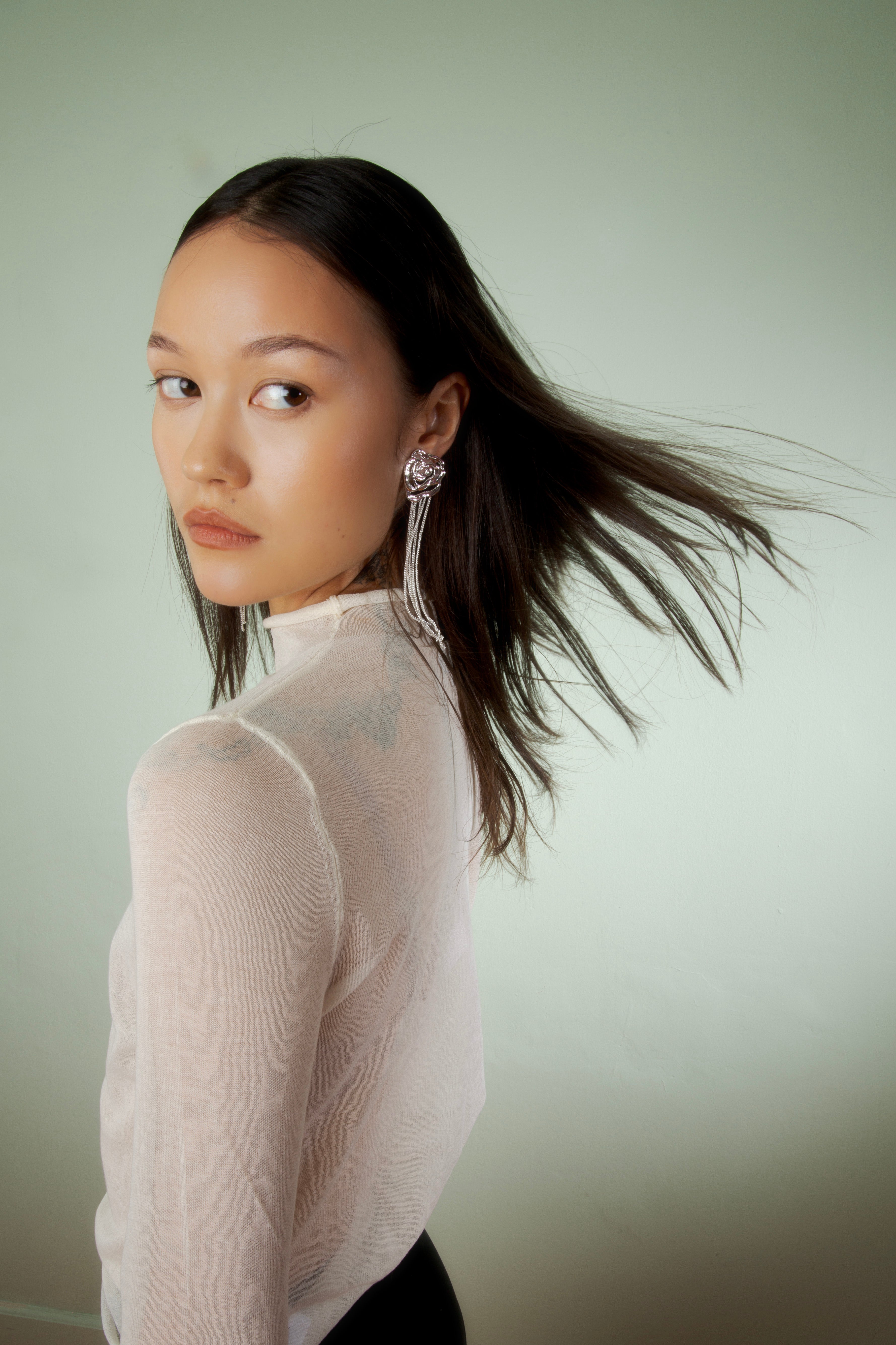 Jane Kønig Rose Chain Earring - Øreringe i sterling sølv